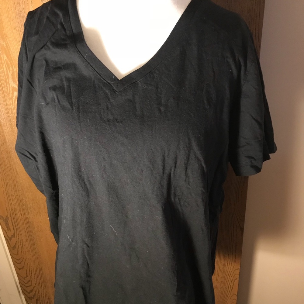 Black tshirt🍁🍁